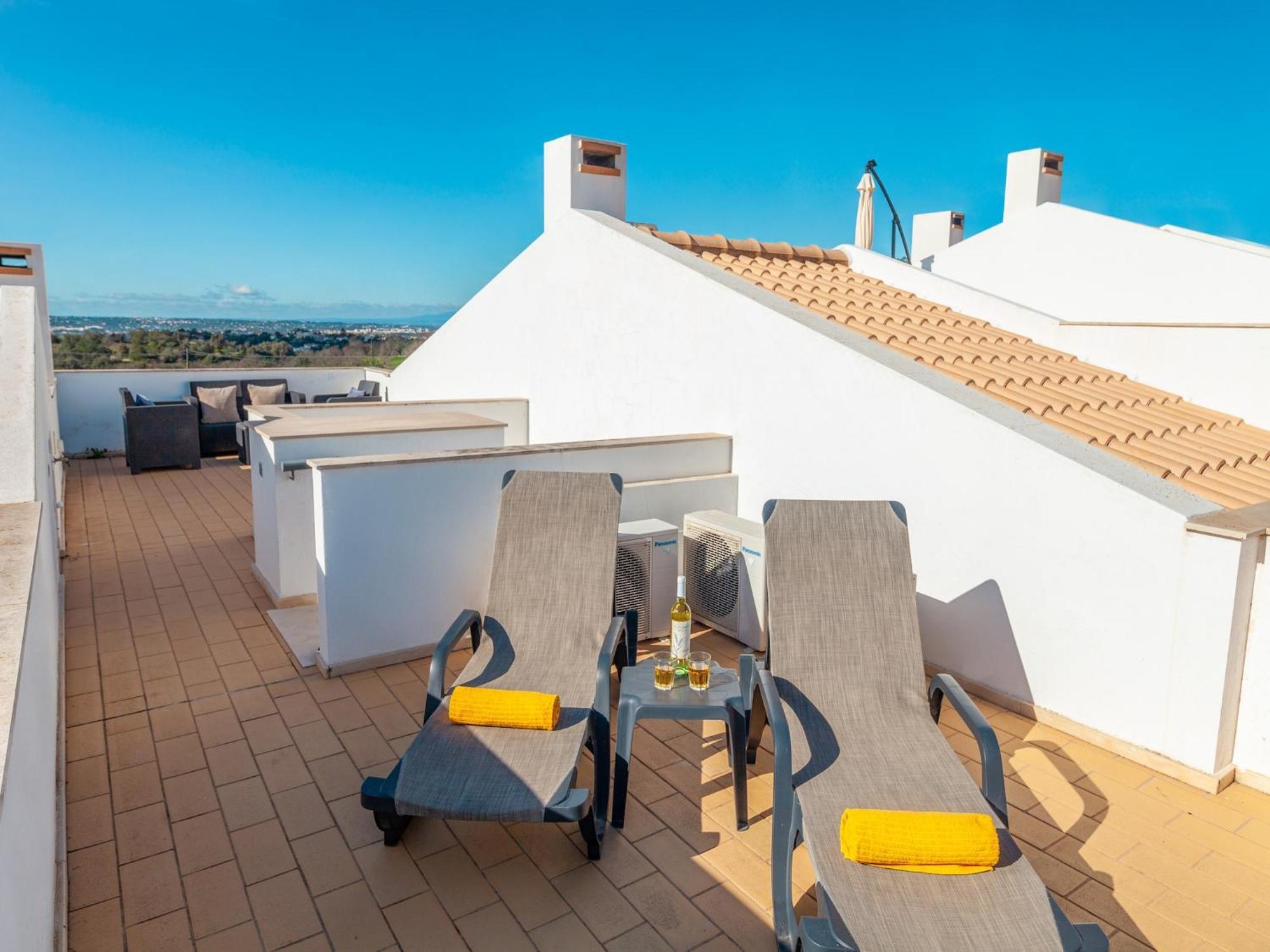 Holiday home Incredible Townhouse W Pool, Albufeira