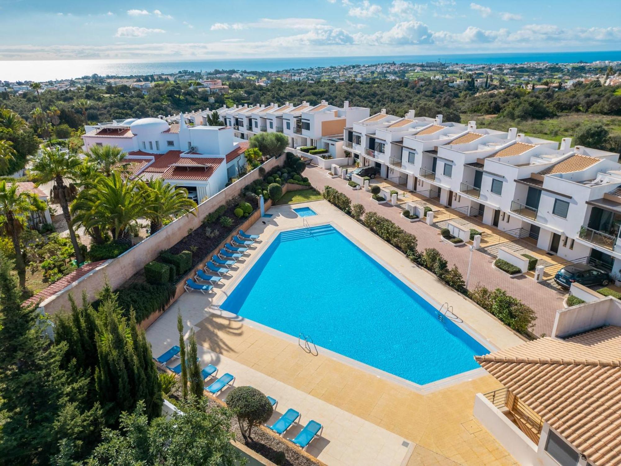 Casa de Férias Incredible Townhouse W Pool,